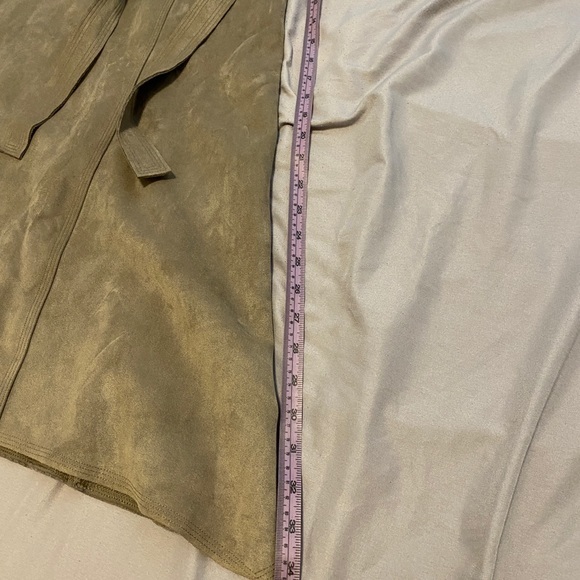 Cecily skirt from babaton - Picture 6 of 7